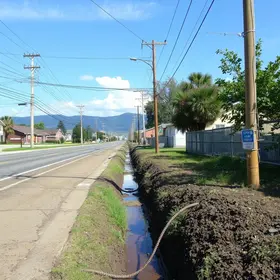 limpeza de valas e canais